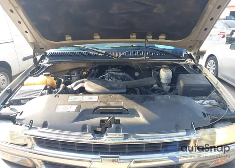 2004 Chevrolet Suburban 1500 Ls из США, поврежденный, VIN 3GNEC16Z54G320450